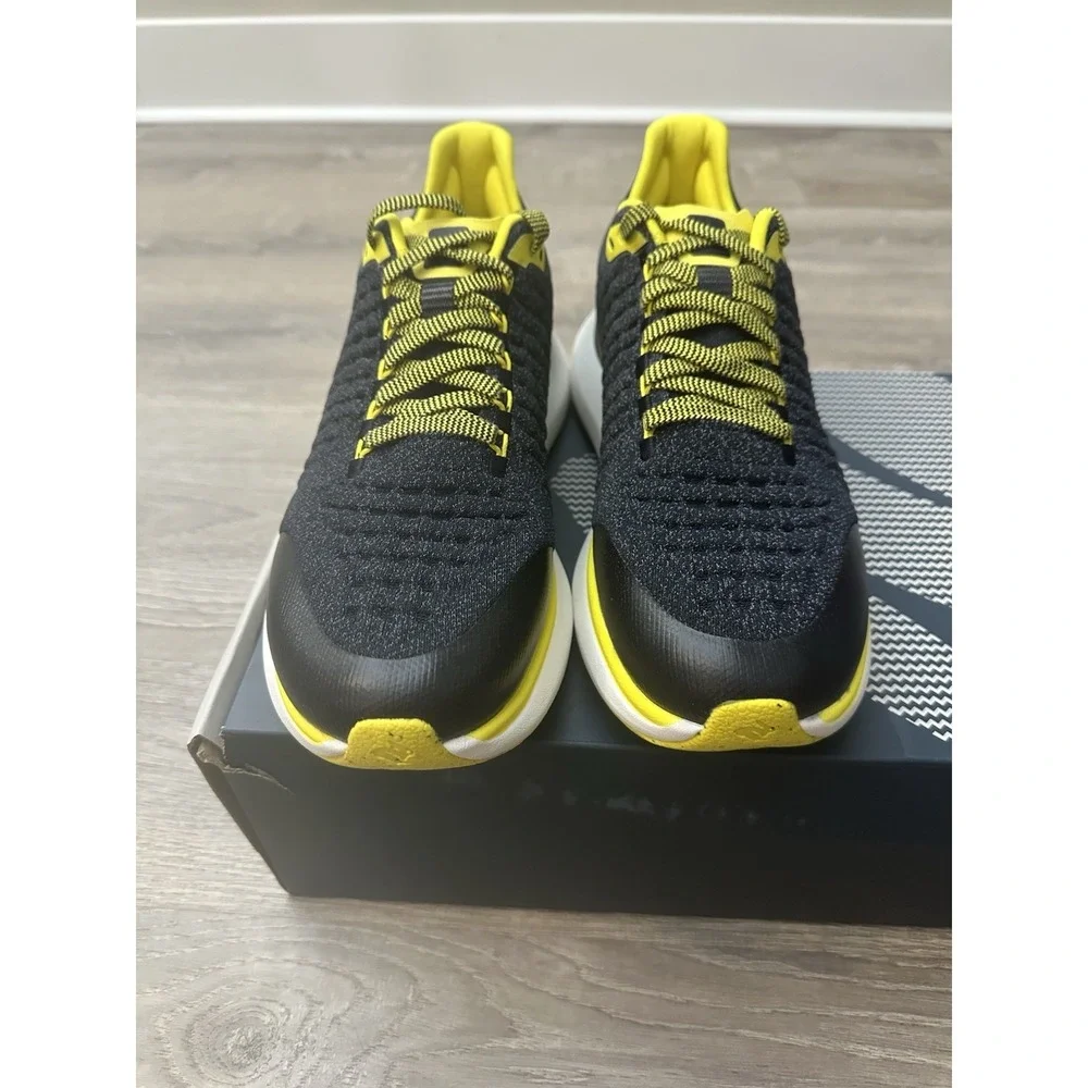 Rabbit Running Dream Chaser Sz 11 NIB